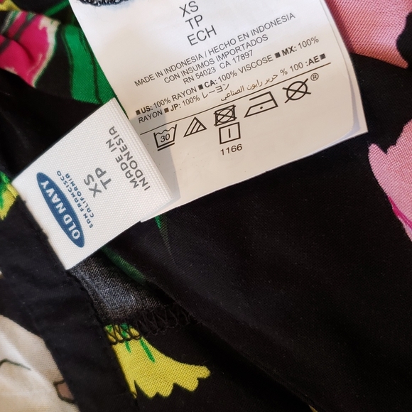 Old Navy Tank - Picture 6 of 6